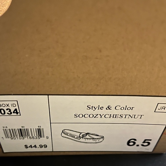 Moccasin Slippers NWT - Picture 6 of 7